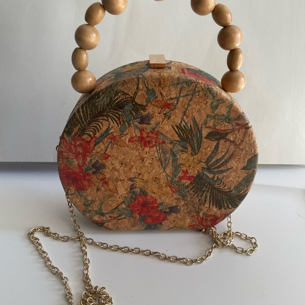 Alessia Cork Handbag – Boho Chic with Beaded Wooden Handle & Gold Chain